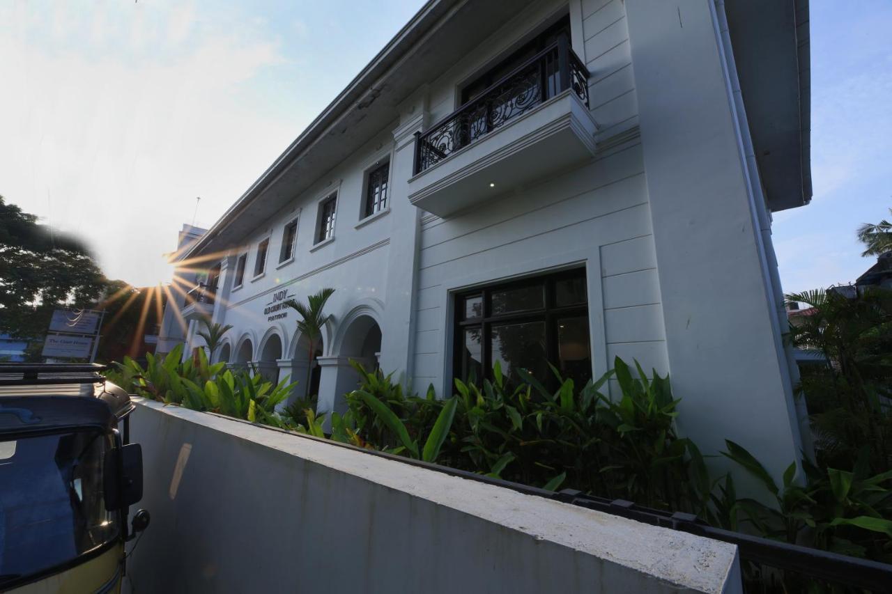Alpha Old Court House Hotel Kochi Екстериор снимка